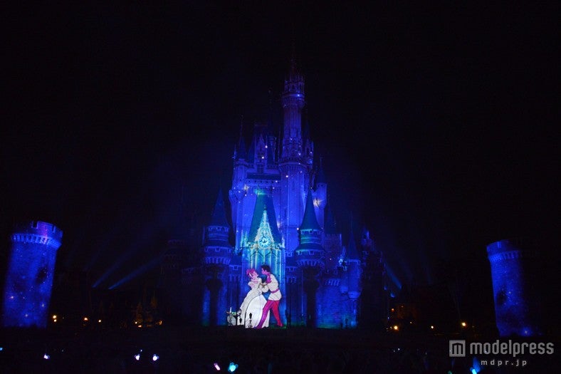 TDL初のプロジェクションマッピング「ワンス・アポン・ア・タイム」／シンデレラ