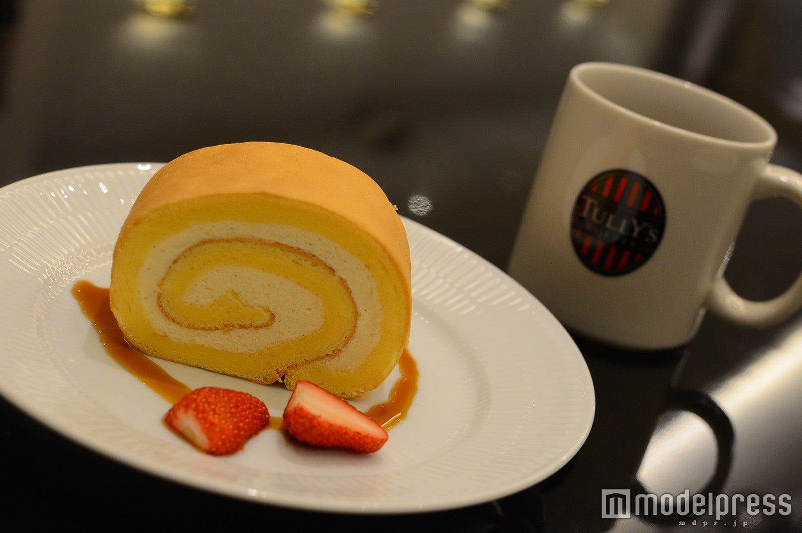 ロールケーキセット￥1250（C)モデルプレス