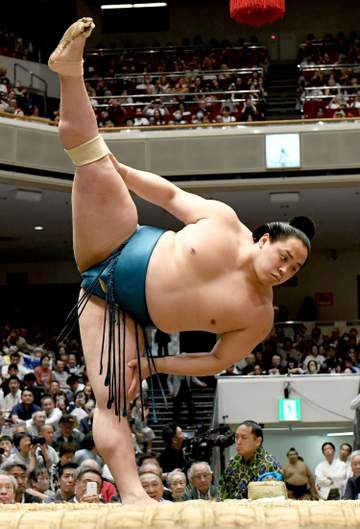 超美しい四股で国技館興奮、琴栄峰が無傷4連勝でも歓声起こす、師匠は美麗四股の狙い明かす【大相撲夏場所】