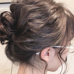 大人のお団子ヘアアレンジ特集 無造作感たっぷりがイマドキ モデル 大人のお団子ヘアアレンジ特集 無造作感たっぷりがイマドキ モデル