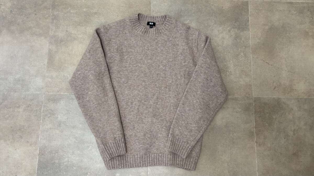 ユニクロスフレヤーンクルーネックセーター