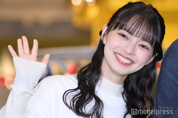 上國料萌衣(C)モデルプレス