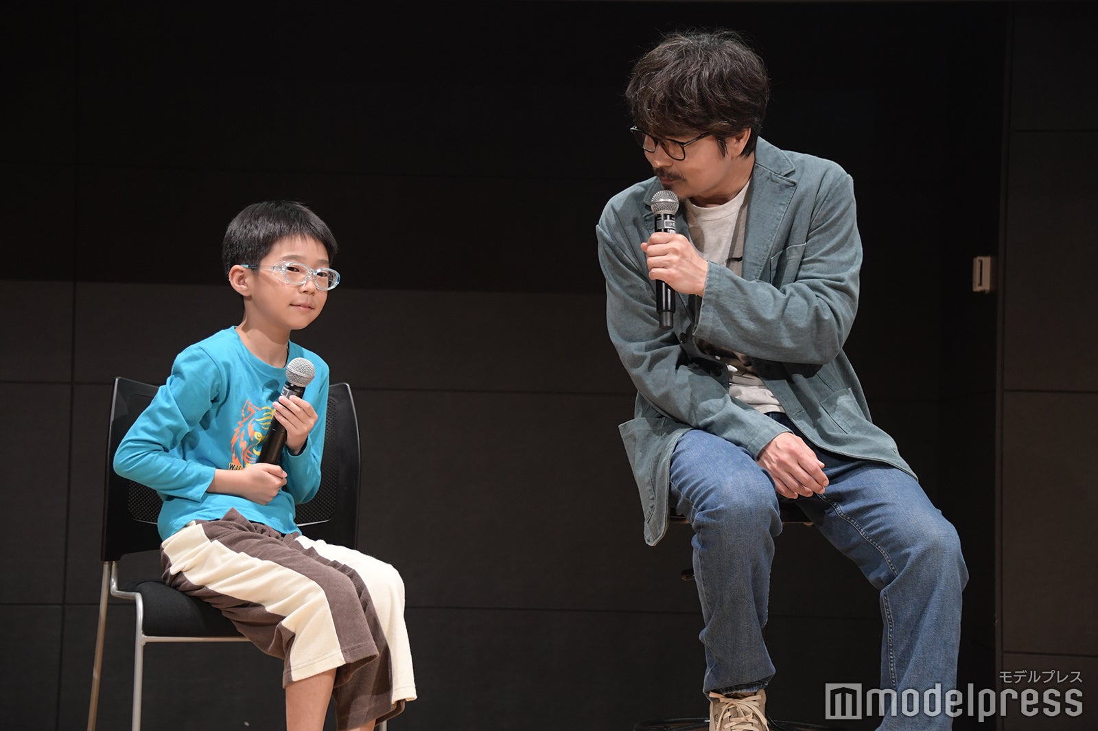 嶋田鉄太に「お前緊張してるのか？」と聞く小澤征悦（C）モデルプレス