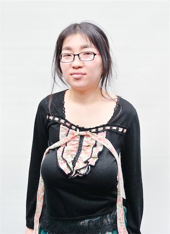 “オタク女子”吉田いをん、「振れ幅がとんでもない」ビフォアフメイク写真に反響「別人ですね」