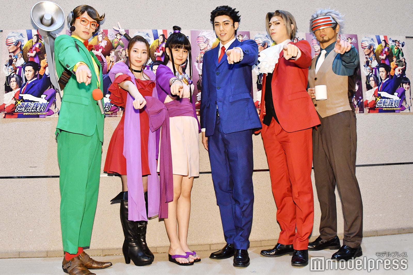 （左から）小南光司、大矢真那、中村麗乃、加藤将、小波津亜廉、友常勇気 （C）モデルプレス