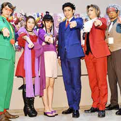 （左から）小南光司、大矢真那、中村麗乃、加藤将、小波津亜廉、友常勇気 （C）モデルプレス