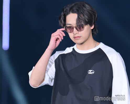 井上想良、サングラス外しにドキッ【TGC 2024 S/S】