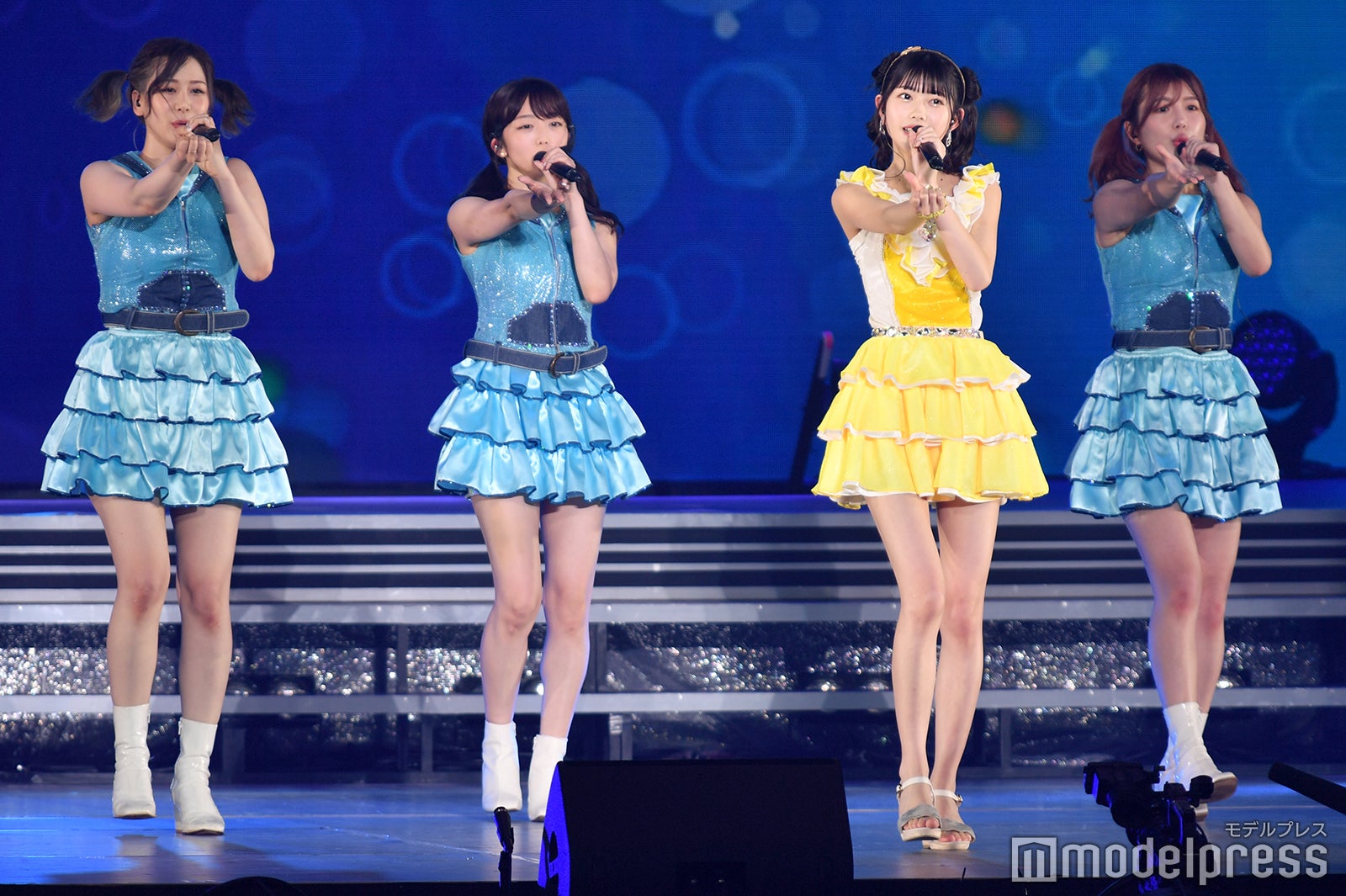 大家志津香、峯岸みなみ、千葉恵里、宮崎美穂「峯岸みなみ卒業コンサート～桜の咲かない春はない～」（C）モデルプレス