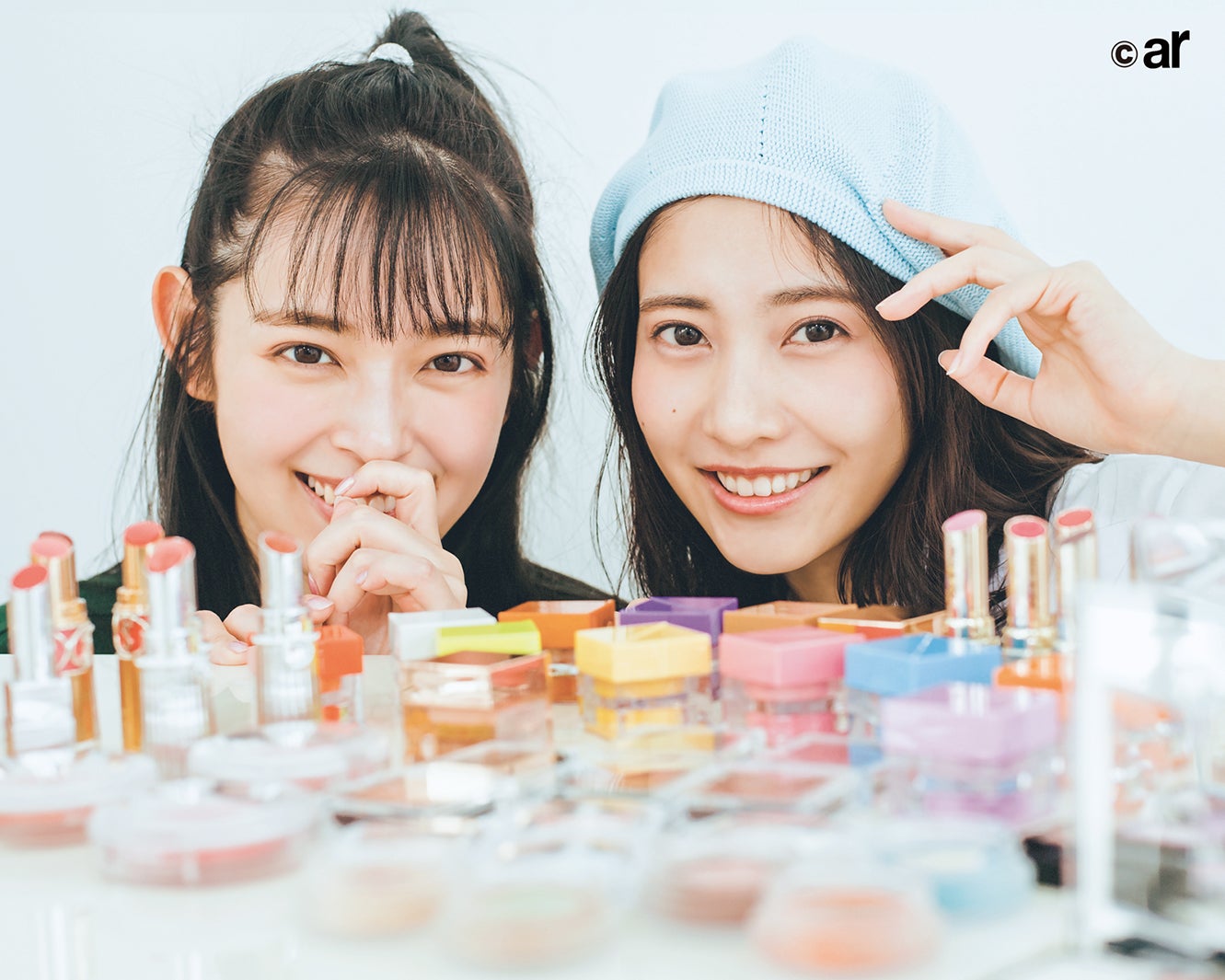 矢作穂香、佐野ひなこ（画像提供：主婦と生活社）