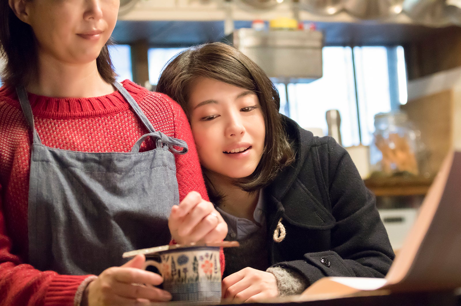 浜辺美波／新CMメイキングカット（提供画像）