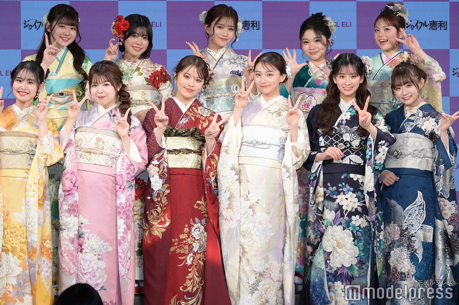 （前列左から）もか、折田涼夏、おさき、みとゆな、金子みゆ、まいきち（後列左から）りんか、磯村美羽、田仲埜愛、中島結音、みみりん（C）モデルプレス