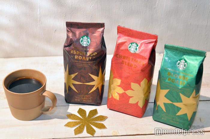 各種ブレンド・(スターバックス クリスマス(R) ブロンドローストは写真右)(C)モデルプレス