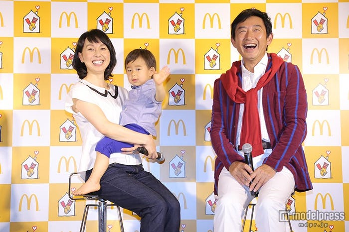 子育てについて語る東尾理子と石田純一