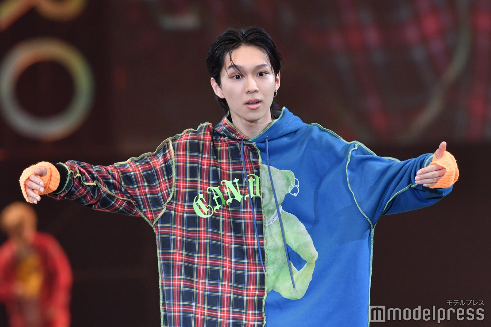 こま／ウチら3姉妹（C）モデルプレス