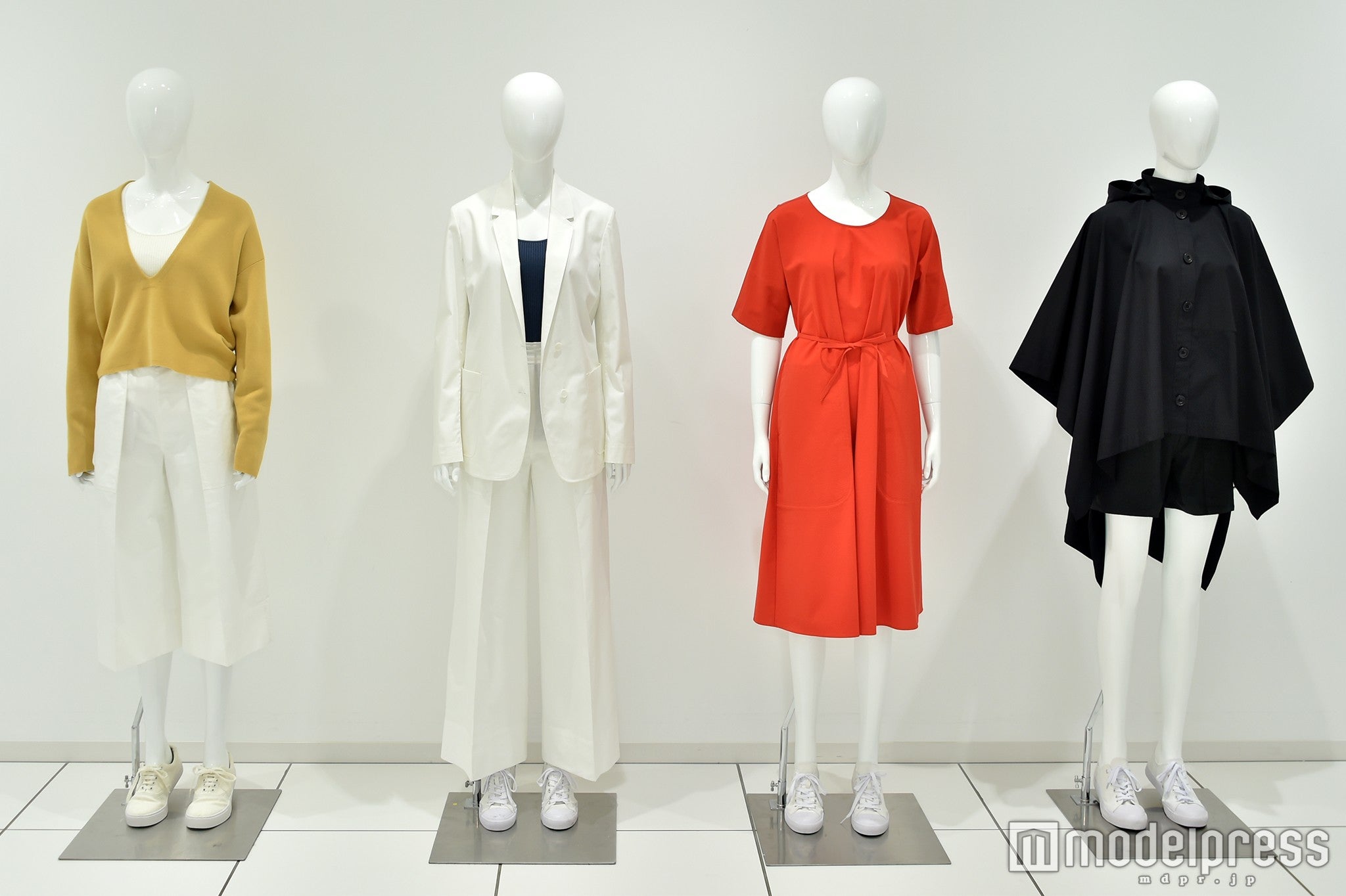 「UNIQLO AND LEMAIRE」ウィメンズのコレクションの一部（C）モデルプレス