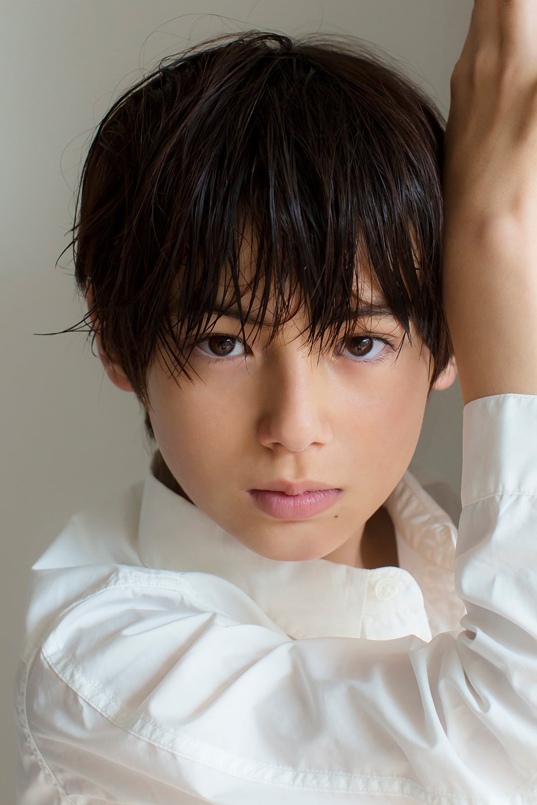 話題のハーフ美少年・翔、新たな一面解禁 “大人な表情”で魅せる