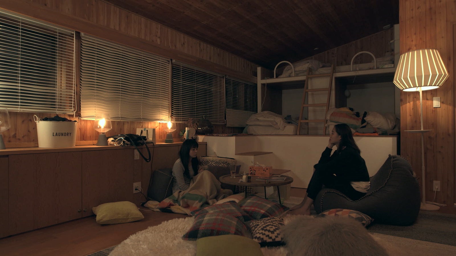 優衣、りさこ（利沙子）「TERRACE HOUSE OPENING NEW DOORS」40th WEEK（C）フジテレビ／イースト・エンタテインメント