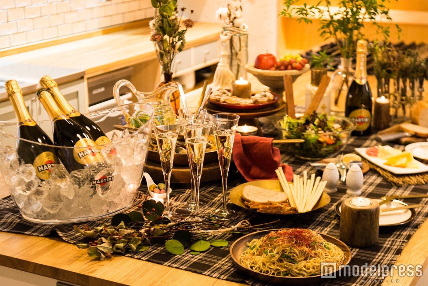 マルティーニにゆかりのあるミラノで流行っているようなナチュラルでクラフト感のある会場 ※写真はイメージ(C)モデルプレス