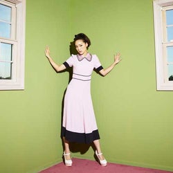 chay、リアルな廃墟で撮影された「伝えたいこと」MVを公開&約2年ぶりとなるツアー開催も決定