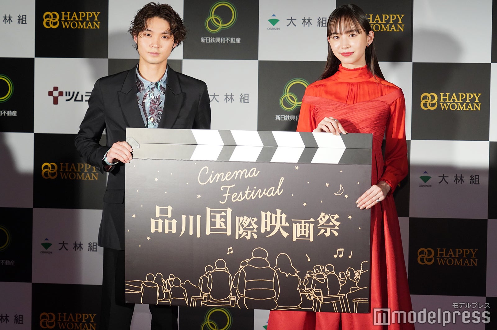 磯村勇斗、井桁弘恵 （C）モデルプレス