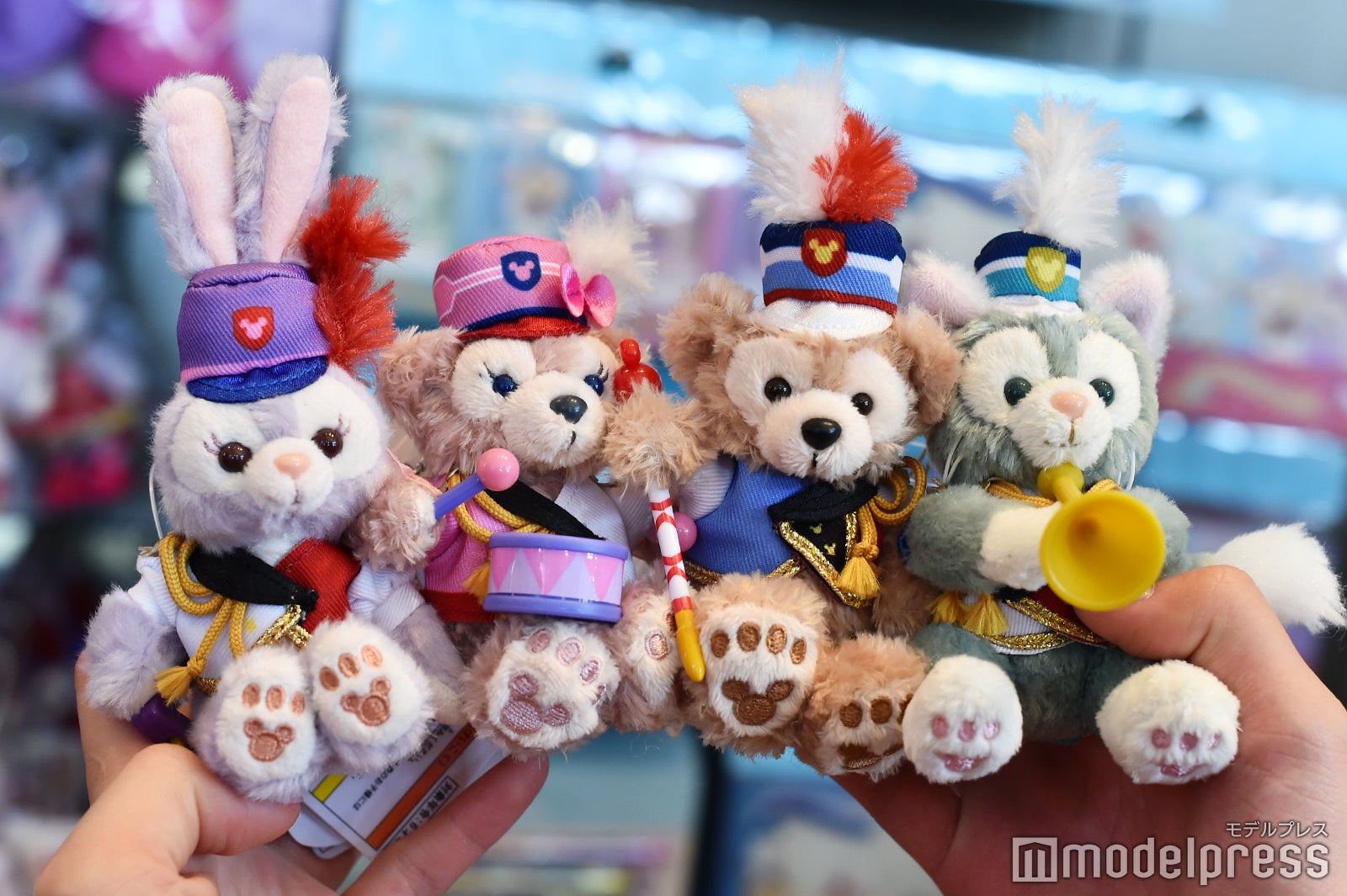 ストラップ（各¥1,800） （C）モデルプレス