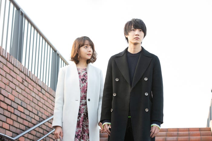 トリンドル玲奈、桜田通/「パーフェクトクライム」より(C)ABCテレビ