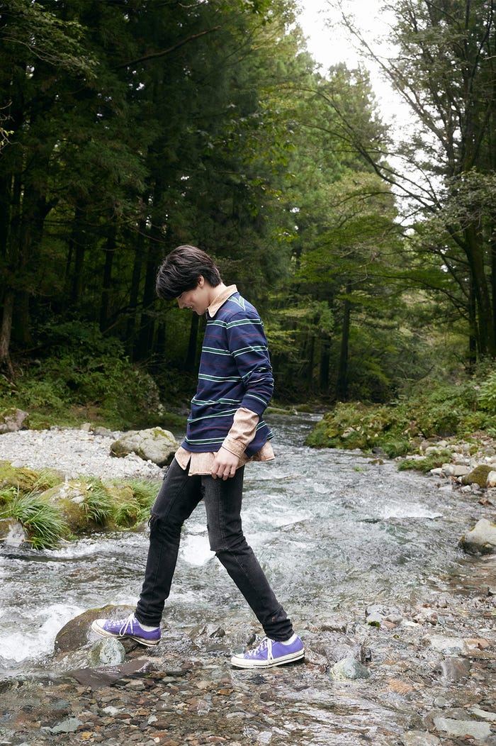 MAKI「JUVENILE」 (C)HYBE LABELS JAPAN