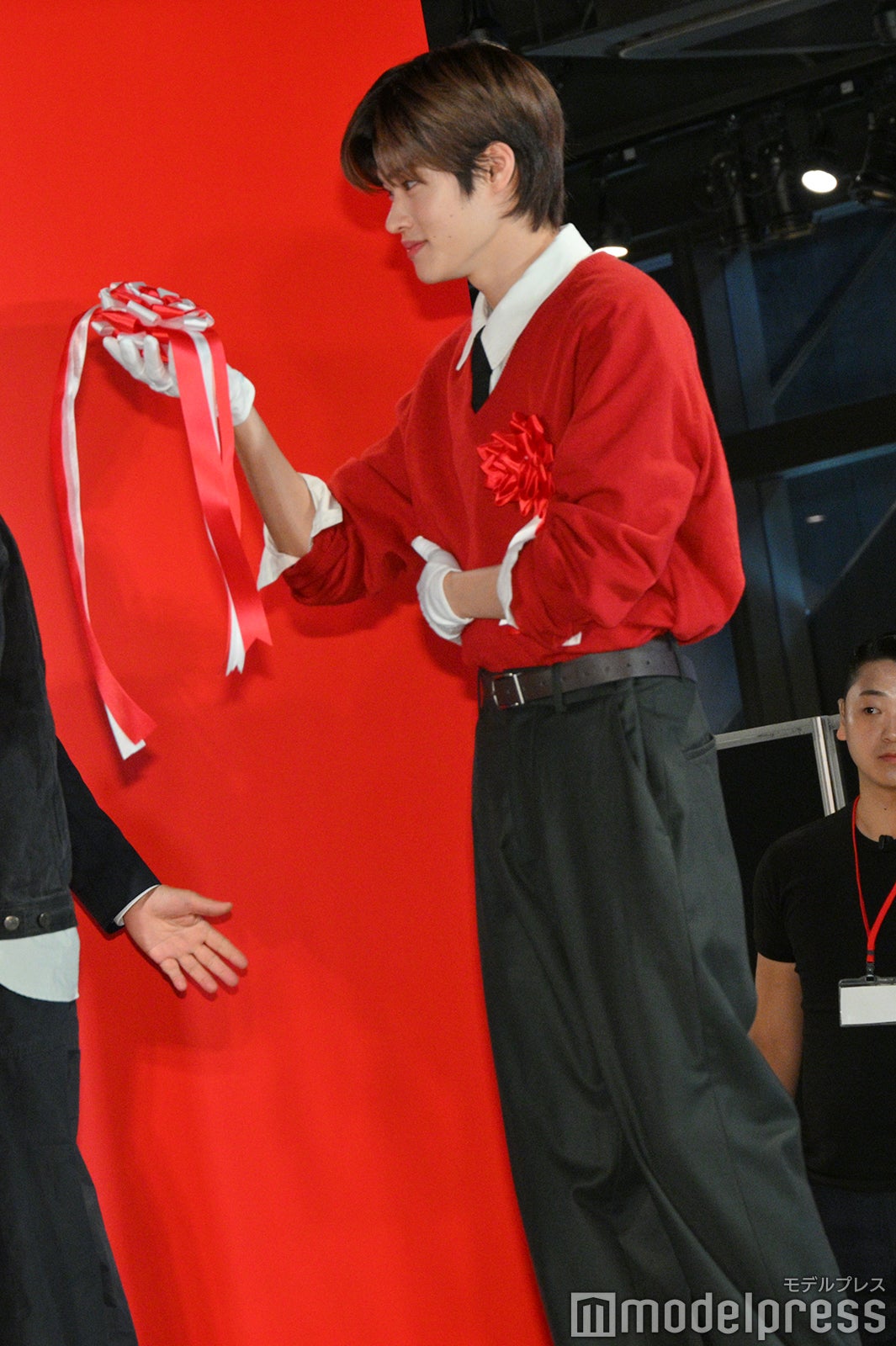 テープカットを無事に終えたソヒ（C）モデルプレス