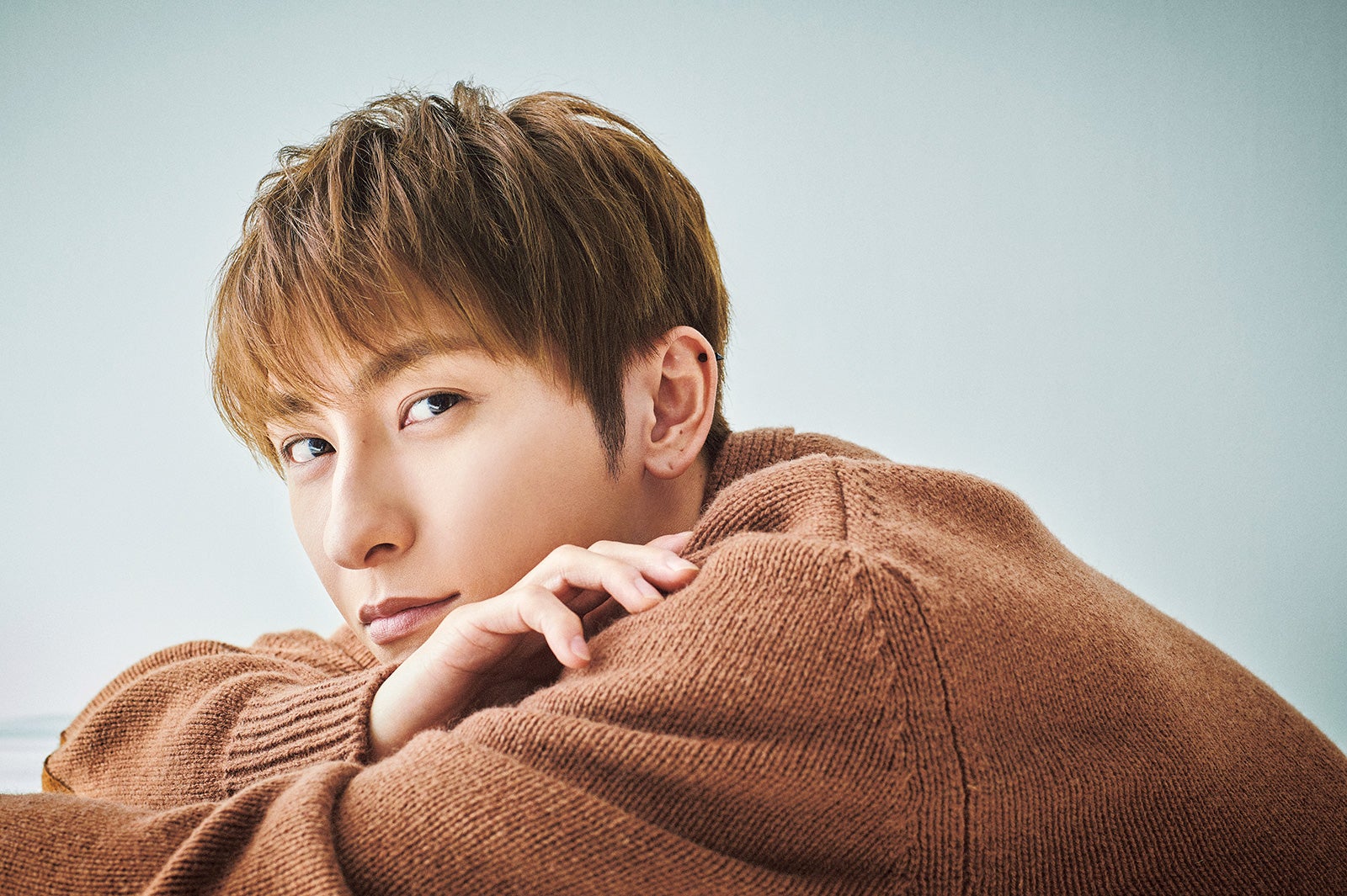 AAA與真司郎、究極美肌＆引き締まったボディを披露「美的」登場