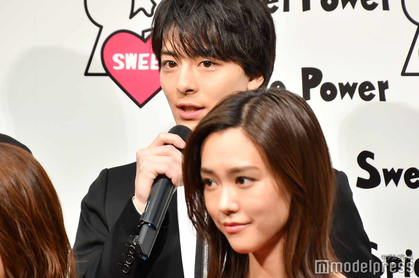 高杉真宙、桐谷美玲（C）モデルプレス