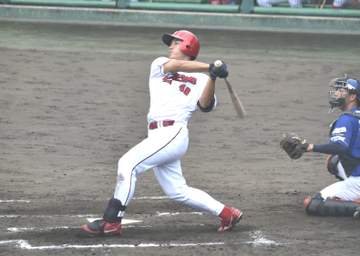 広島 未来の大砲候補が躍動 渡辺が1号2ラン 仲田は二塁打×2 先発・佐藤柳は1失点完投