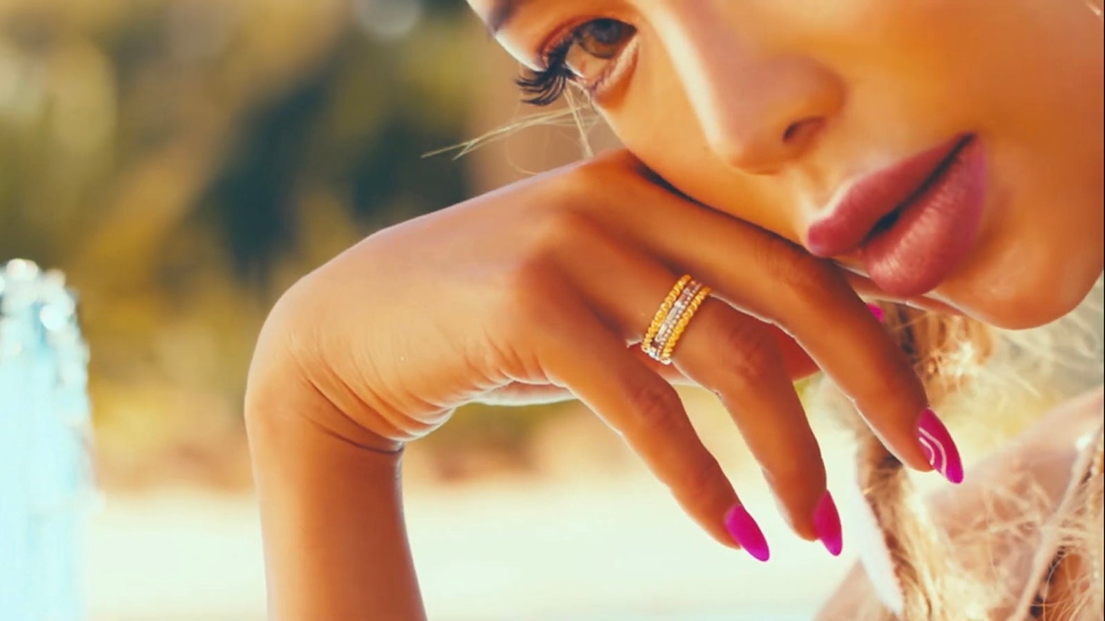 LOALO MODELS「Summer On My Mind feat. SLOTH」MVより（提供画像） 