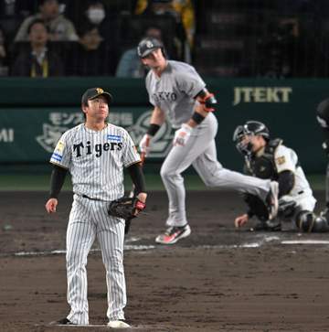 阪神・村上頌樹、今季ワースト5回5失点 エースがまさか…四死球連発 巨人新助っ人にまたも被弾