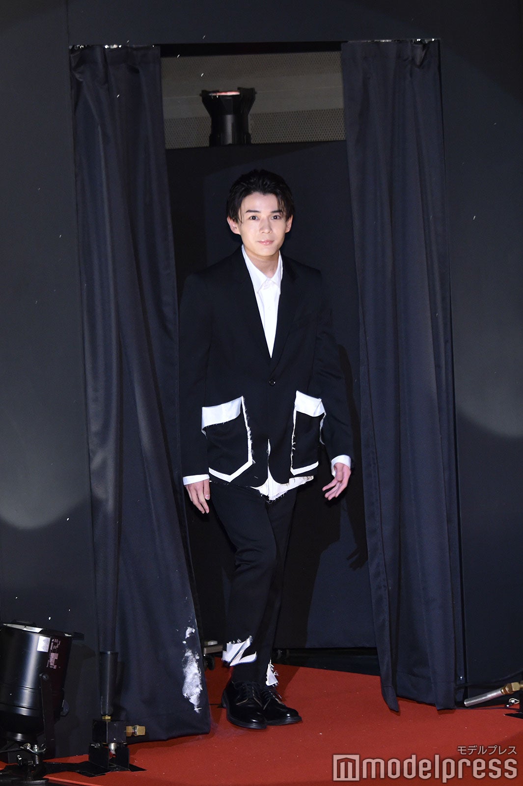 室町無頼 プレスシート☆長尾謙杜 大泉洋 なにわ男子・長尾謙杜のディスりに大泉洋チクリ『室町無頼