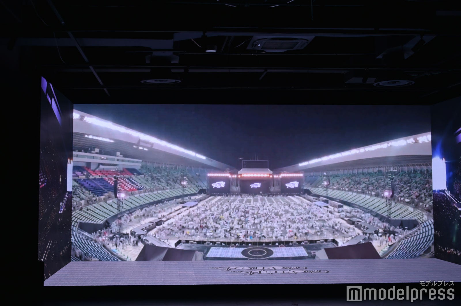 SEVENTEEN「Introduction」での映像（C）モデルプレス