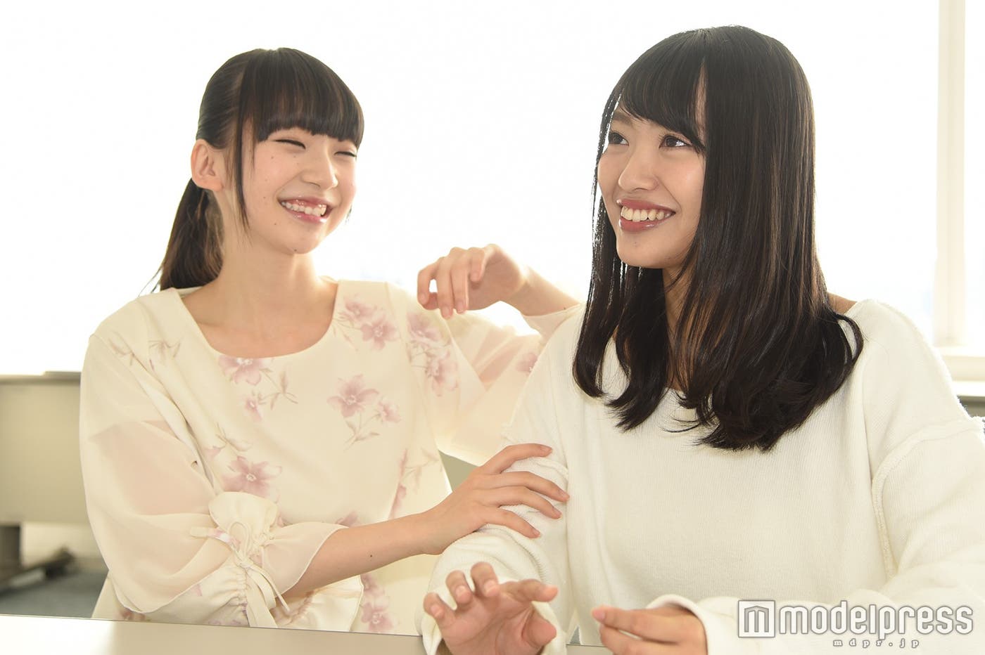 荻野由佳、北原里英(C)モデルプレス