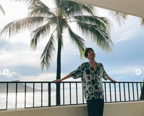 休暇中のBTS・J-HOPE、“初の家族旅行”を報告 実姉の投稿にも注目集まる「仲良し姉弟」