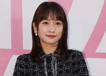 2児のシンママ川栄李奈「子供たちと」クッキー作り すっぴん＆お団子ヘアの飾らぬ素顔 4月に俳優と離婚を発表 