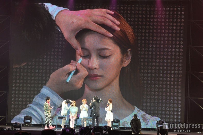 益若つばさによるメイク講座