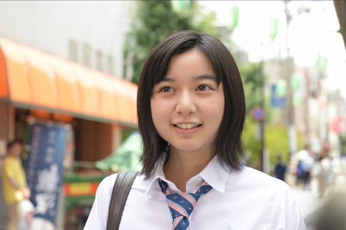 高校生のみゆきを演じる上白石萌歌/「義母と娘のブルース」より(C)TBS