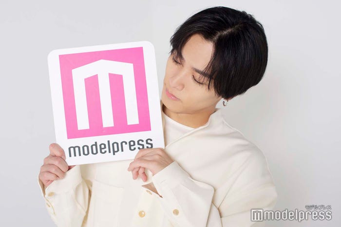 ボードを見つめて…/川村壱馬(C)モデルプレス