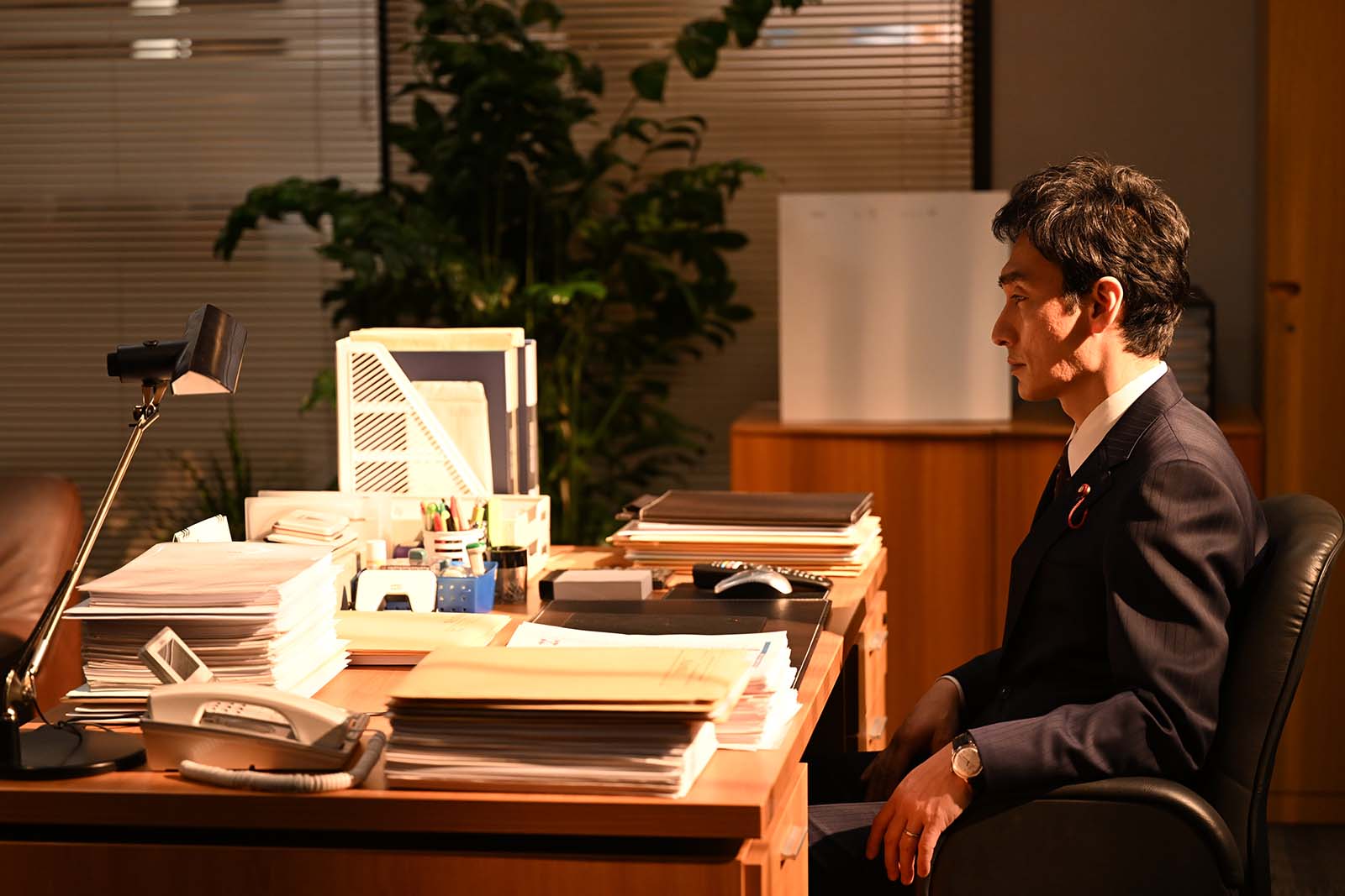 草なぎ剛 「罠の戦争」第7話より（C）カンテレ