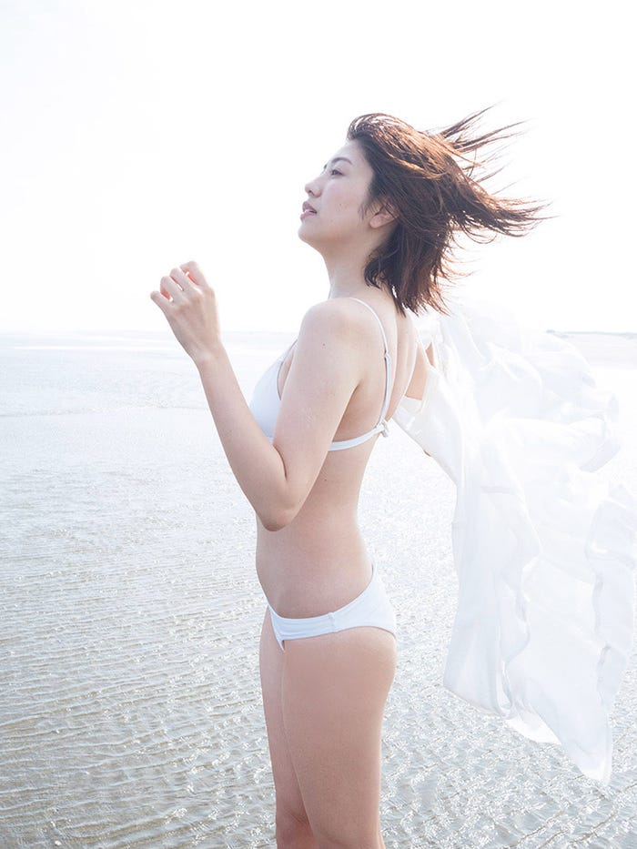石川夏海(C)細居幸次郎、光文社