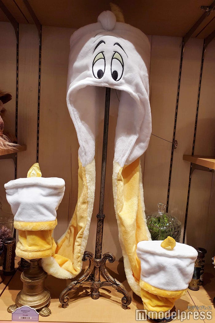 ルミエールのマフラー/ニューファンタジーランド「ビレッジショップス」の新グッズ (C)モデルプレス (C)Disney
