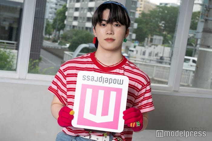 ボードを逆さにしてアクセントを付けてくれた木全翔也(C)モデルプレス