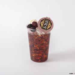 稲荷崎高校 コーラ 税込990円(C)古舘春一/集英社・「ハイキュー!!」製作委員会