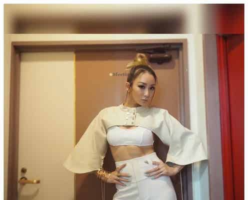 倖田來未、美腹筋際立つショットに「スタイル抜群」「憧れる」と絶賛の声
