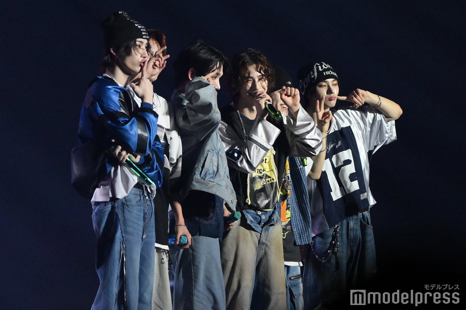 BOYNEXTDOOR KCON2025 白黒イハンポラロイド風レアイラスト 2025年最新】Boynextdoor kcon イハンの人気アイテム - メルカリ
