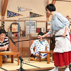 （左から）もう中学生、犬飼貴丈、草刈民代、松田里奈 （C）日本テレビ