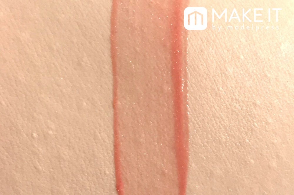 【オペラ】「シアーリップカラー N」“204 ピュアコーラル N”使用 (C)メイクイット